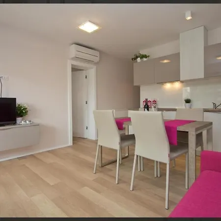 Adria Apartments Porec Exterior photo